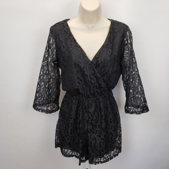 Everly black lace romper size small made in USA - Picture 1 of 9